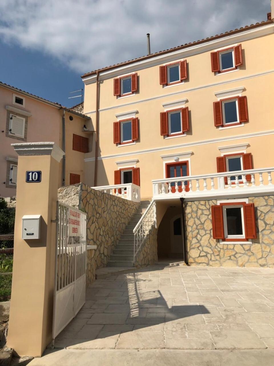 Romantic Hotel Centar Omišalj Esterno foto